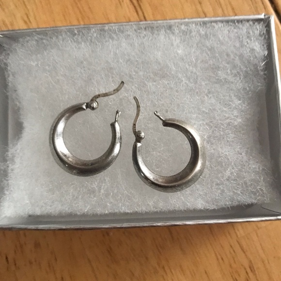 Set of Sterling hoops in two sizes - Picture 1 of 4